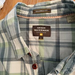 Quicksilver short sleeve button down.